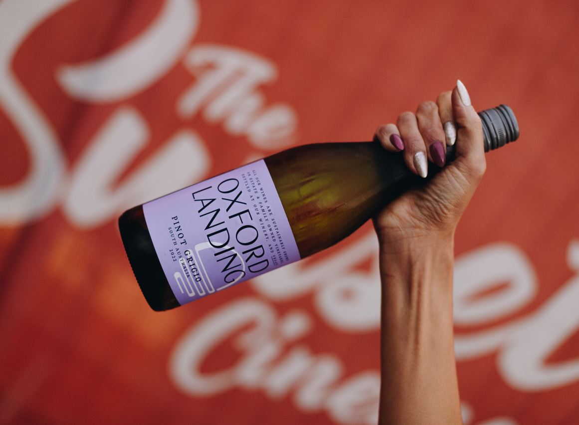 https://www.vinocorpperu.com/images/bodegas/oxfordlanding/VINO SOSTENIBLE-min.jpg